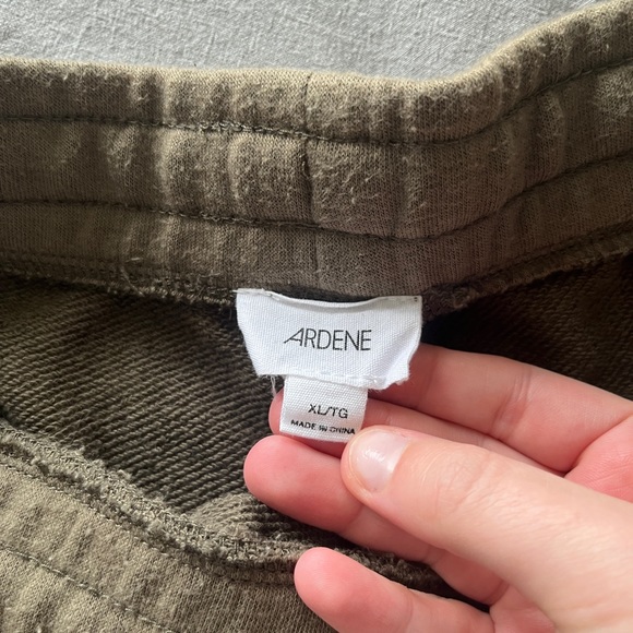 Ardene green cargo shorts - Picture 2 of 5